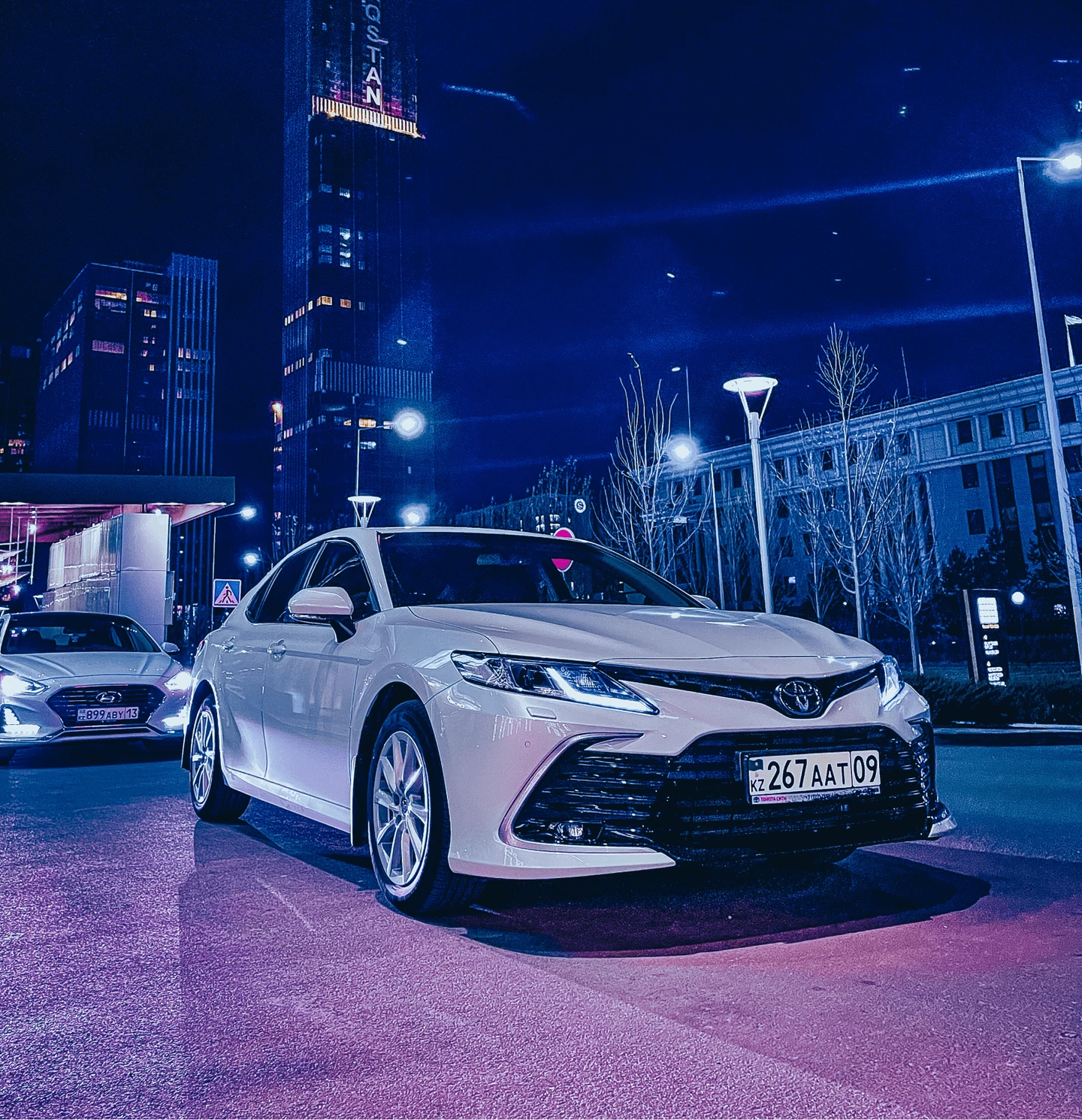Toyota Camry 75 (white)