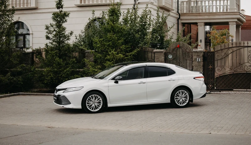 Toyota Camry 70